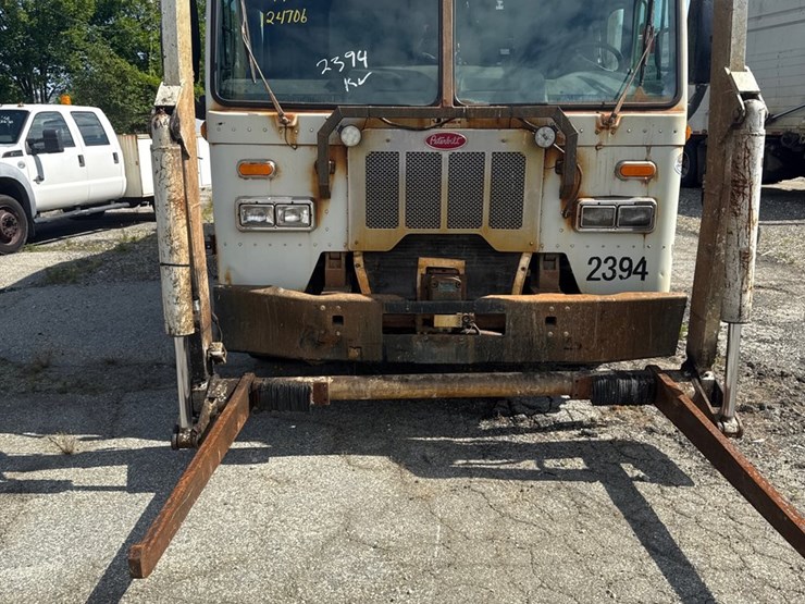 #6-•-2017-peterbilt-heil-front-loader-image-4