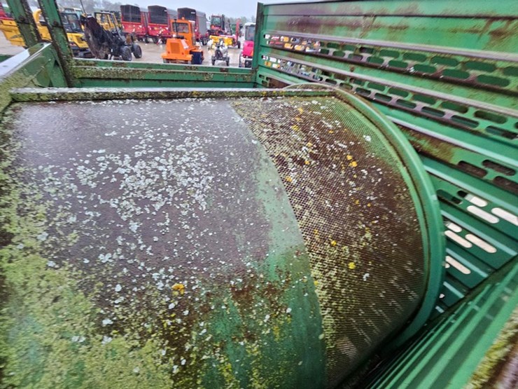 john-deere-100-image-25