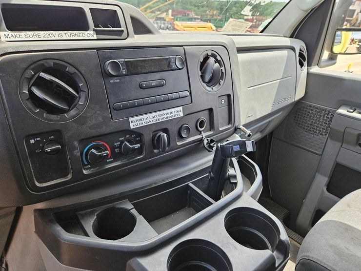 2018-ford-e450-image-26