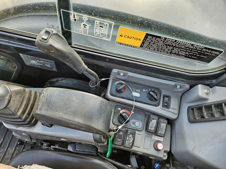 2020-kubota-u55-image-42
