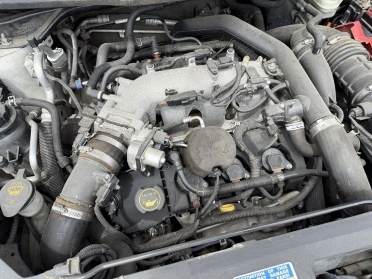 2015-ford-explorer-image-11