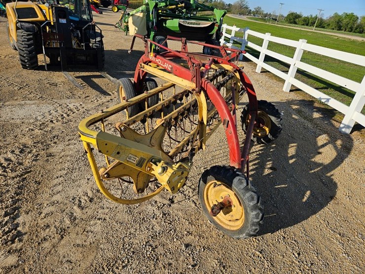 new-holland-258-image-3