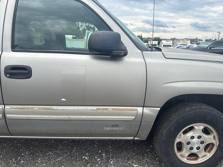 2003-chevrolet-1500-image-30