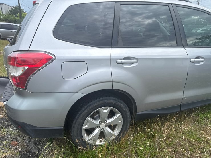 2016-subaru-forester-image-21