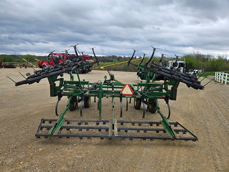 john-deere-16-image-4
