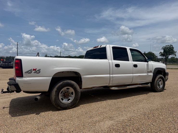 2006-chevrolet-silverado-2500-image-4