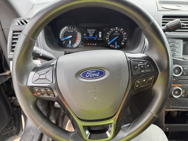 2018-ford-explorer-image-33