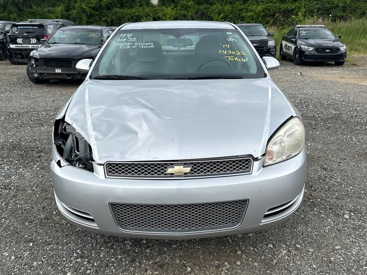 #32-•-2014-chevy-impala-image-3