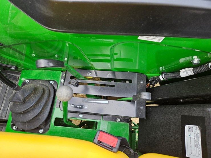 2024-john-deere-5067e-image-24
