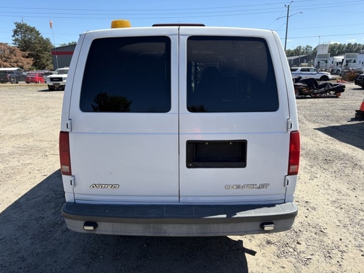 2005-chevrolet-astro-image-5