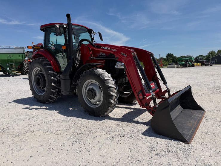 2022-case-ih-farmall-120a-image-8