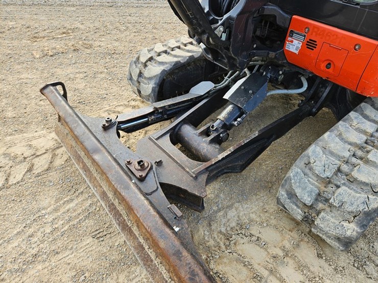 2020-kubota-u55-image-17