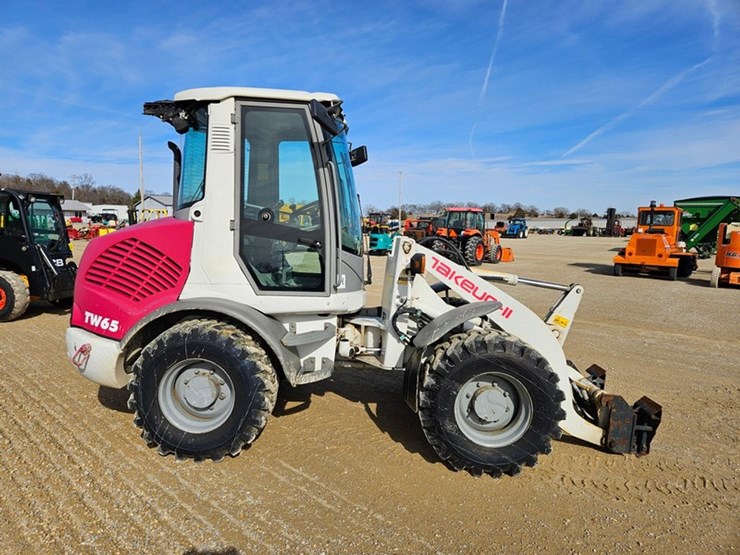 takeuchi-tw65-image-6