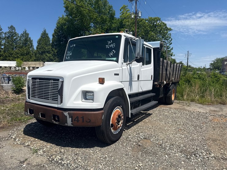 2003-freightliner-fl80-image-4