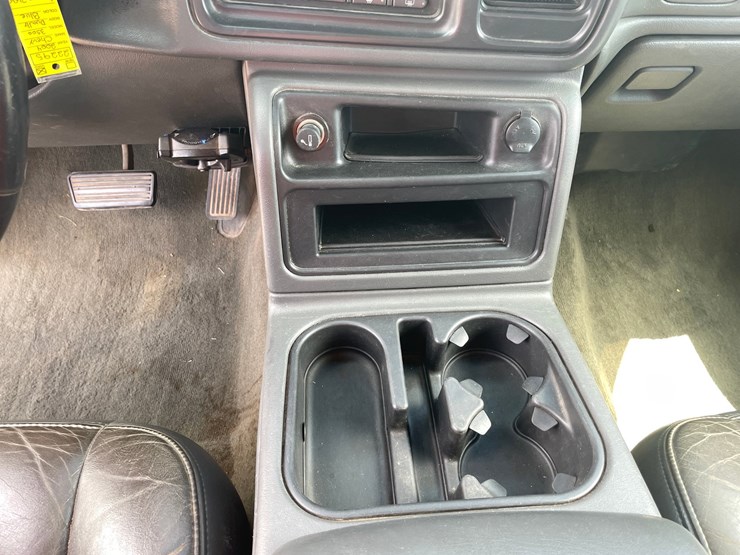 2004-chevrolet-silverado-3500-image-20