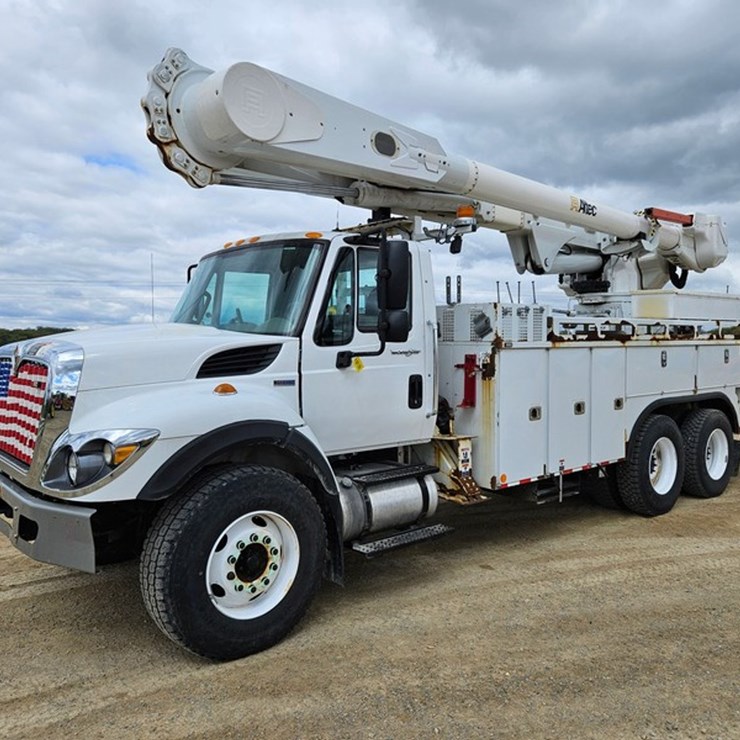 2014 INTERNATIONAL 7400