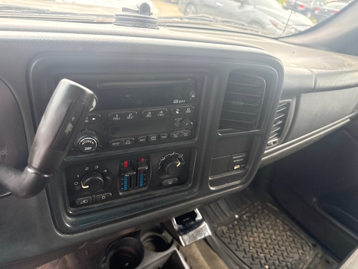 2003-chevrolet-1500-image-36
