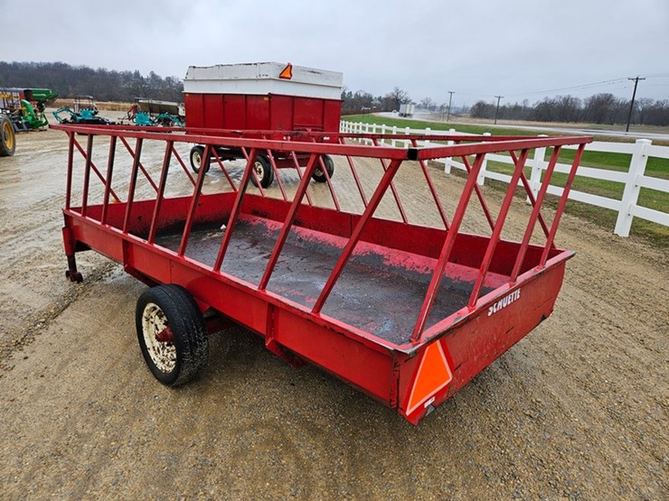 #5118-•-schuete-single-axle-bale-feeder-wagon-image-3