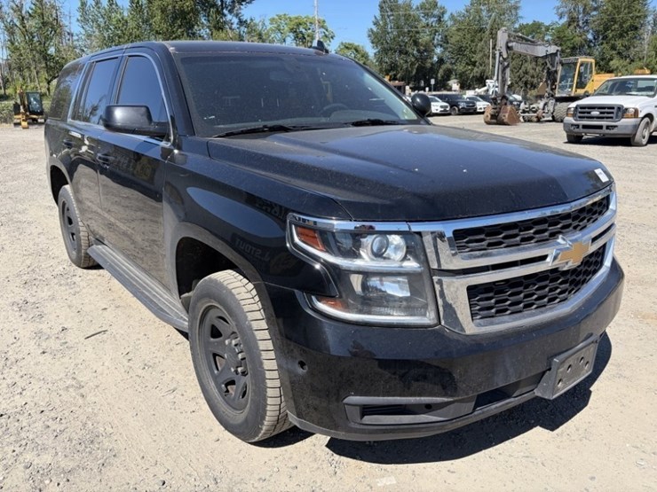 2018-chevrolet-tahoe-image-2
