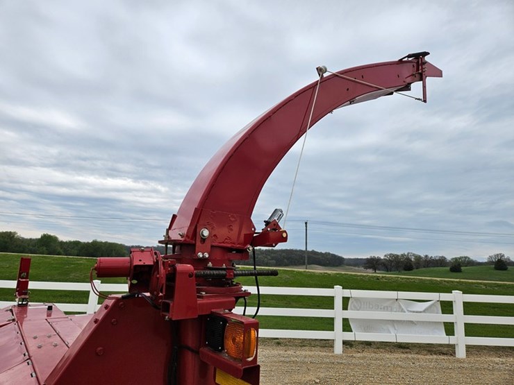 new-holland-fp240-image-34