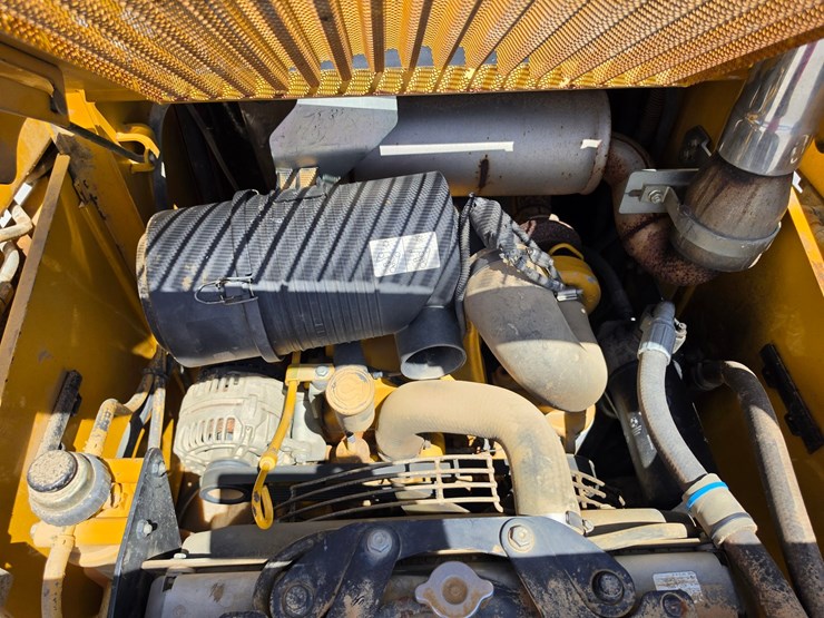 2007-deere-320d-image-16