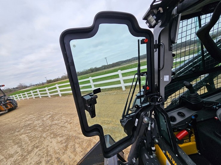 new-holland-l328-image-18