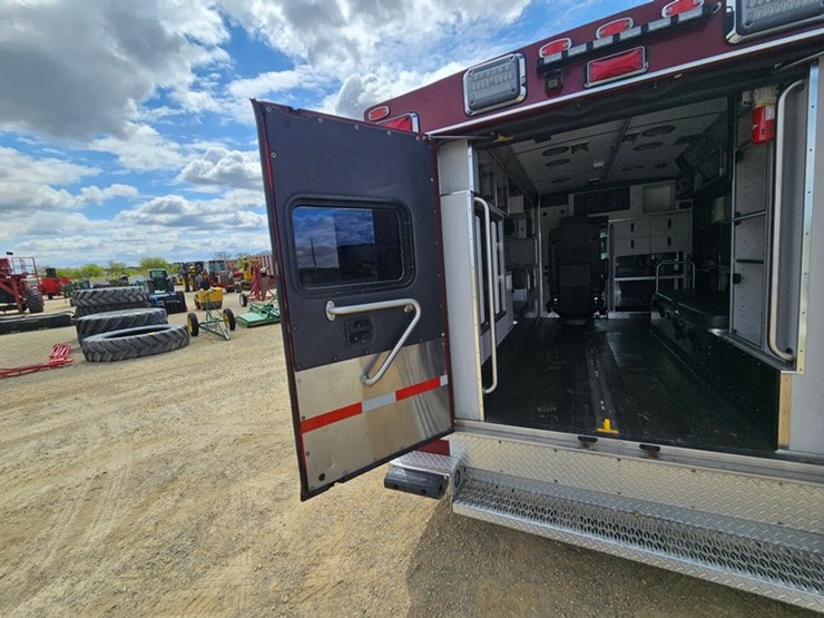 2016-ford-e450-image-20
