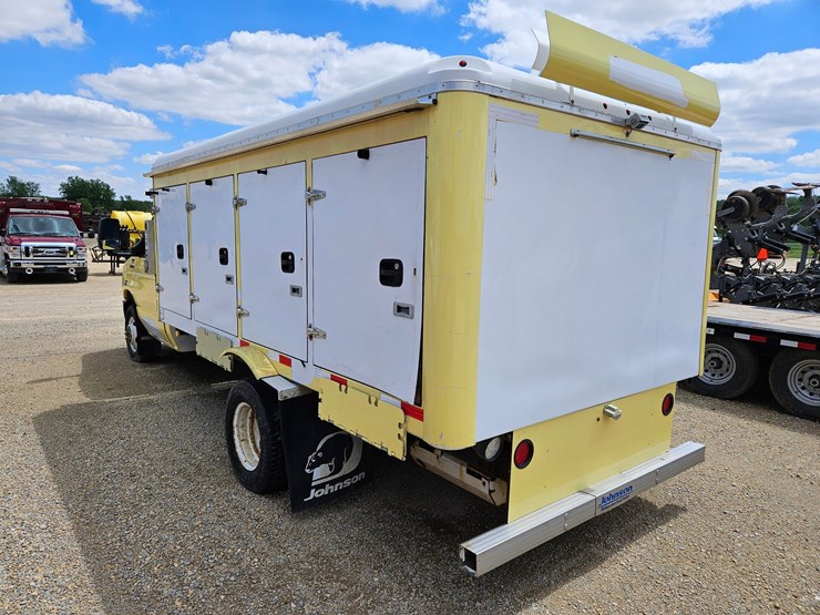 2018-ford-e450-image-3