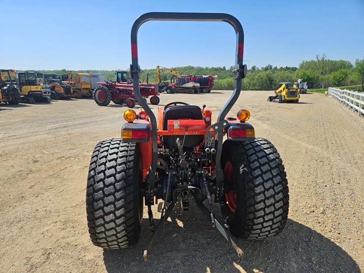 2021-kubota-l4701-image-4