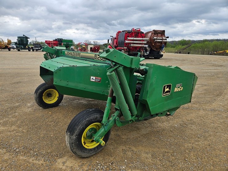 john-deere-820-image-36