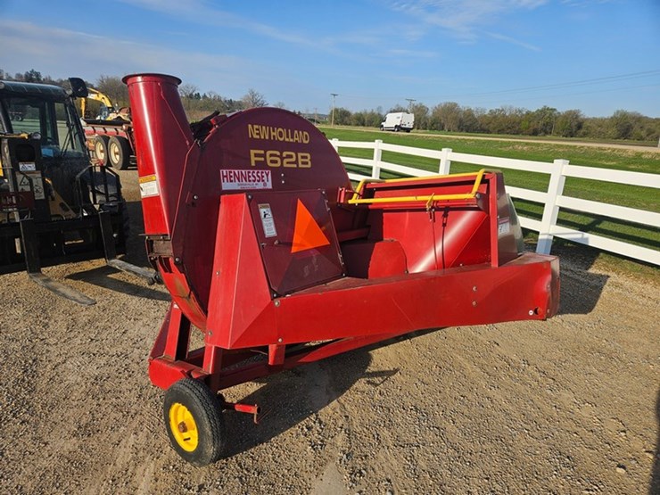 new-holland-f62b-image-3