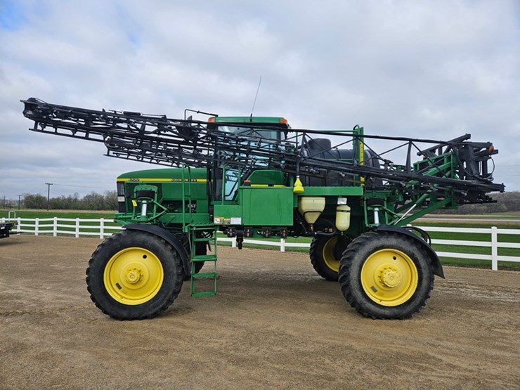 john-deere-4700-image-2