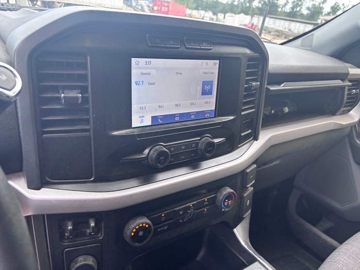 2021-ford-f150-xlt-image-10
