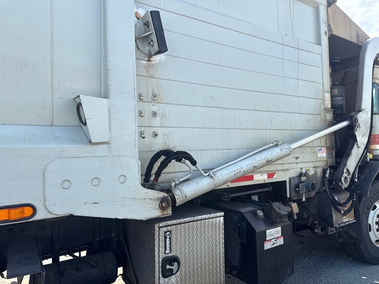 #6-•-2017-peterbilt-heil-front-loader-image-45