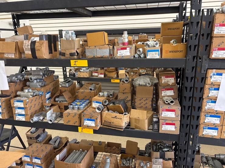 #4000-•-contents-of-three-shelving-units-image-6