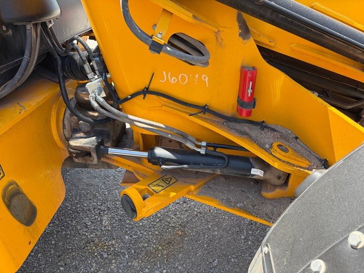 jcb-tm320-image-20