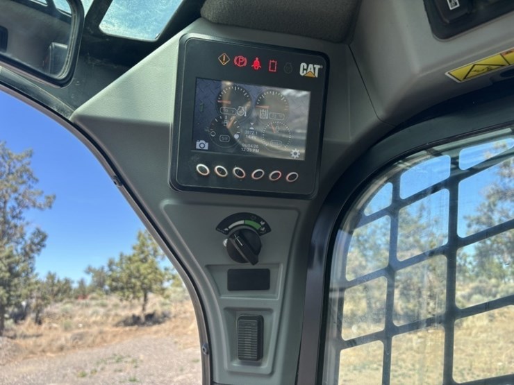 2019-caterpillar-259d3-image-28