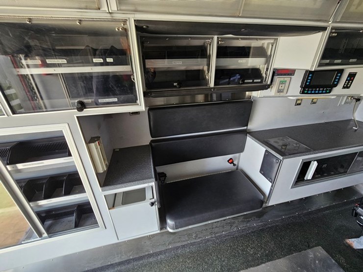 2016-ford-e450-image-27