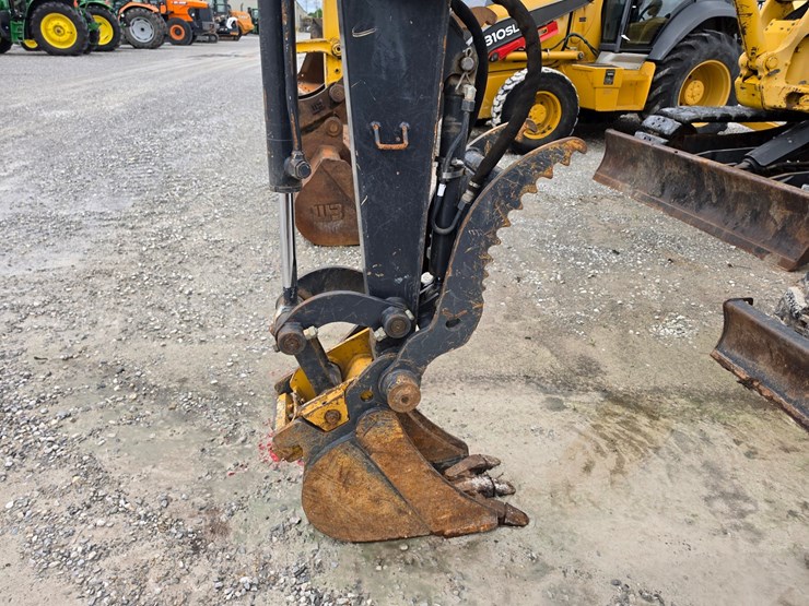 2018-deere-26g-image-2