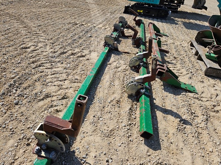 john-deere-12-image-11