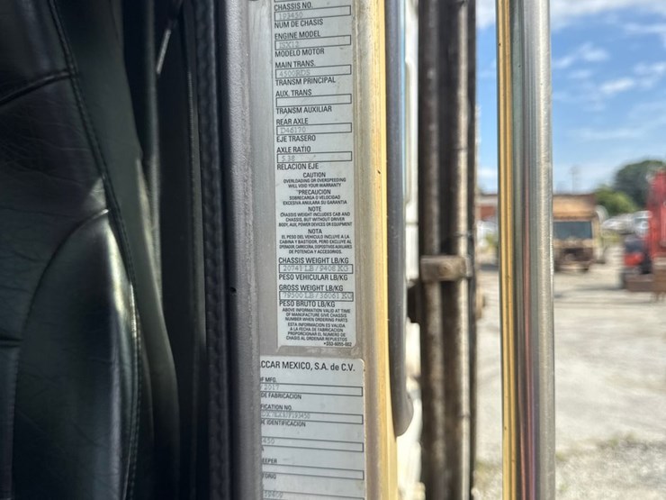 #5-•-2018-peterbilt-mammoth-front-loader-image-46