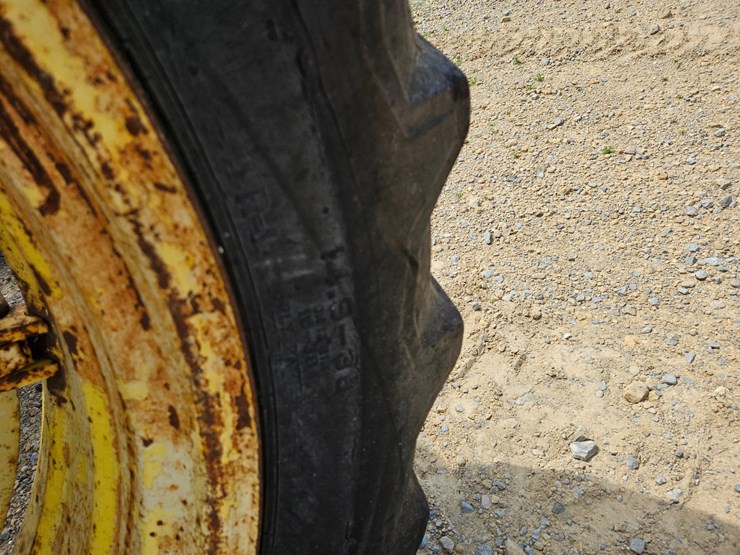 john-deere-70-image-35