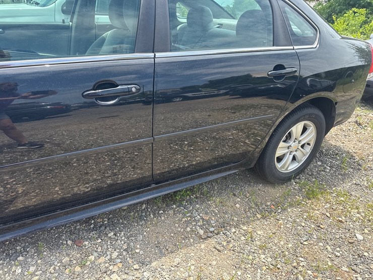 #38-•-2014-chevy-impala-image-9