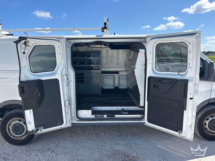 2016-ford-transit-image-16