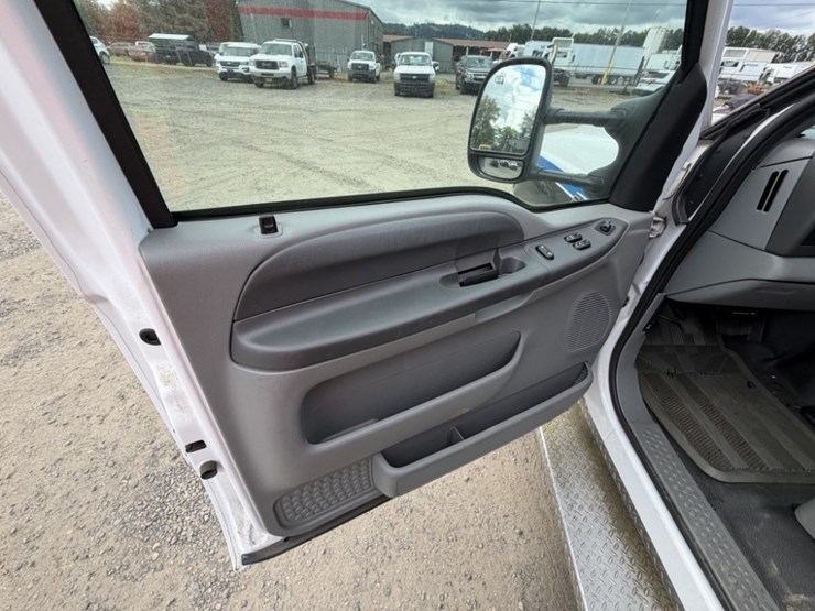 2003-ford-f350-image-29