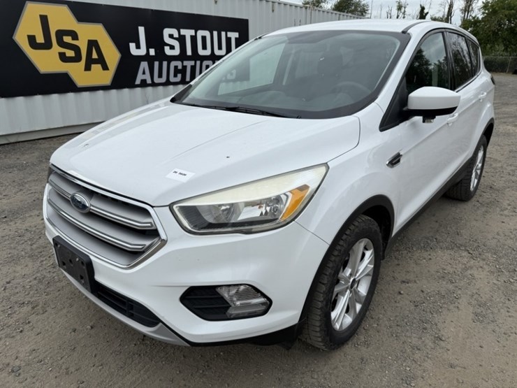 2017-ford-escape-se-image-1