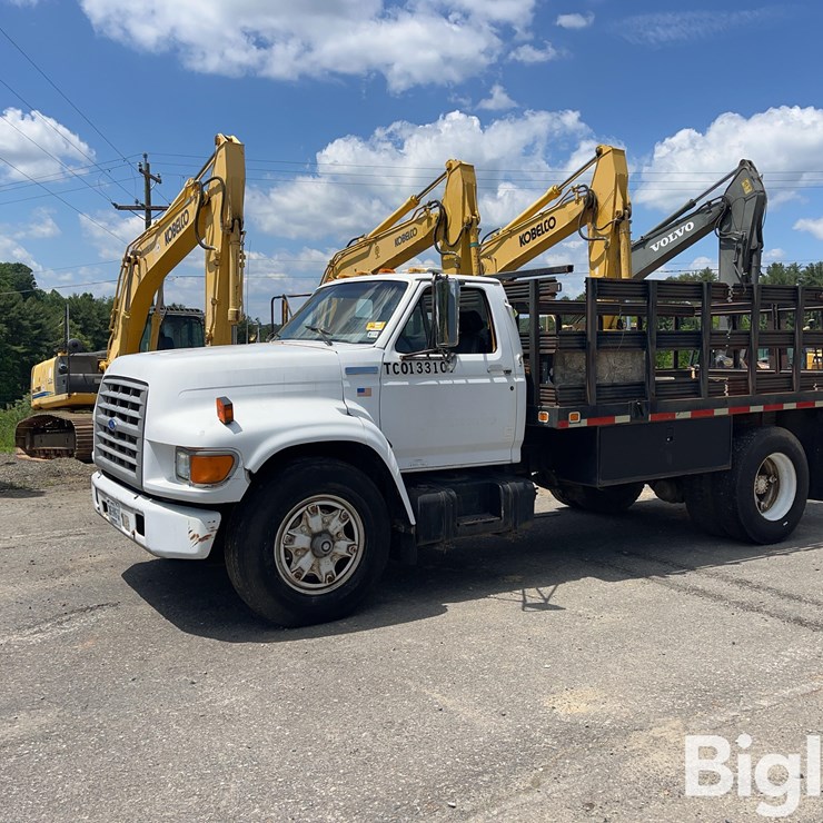 1995 Ford F800 S/A Flatbed Truck