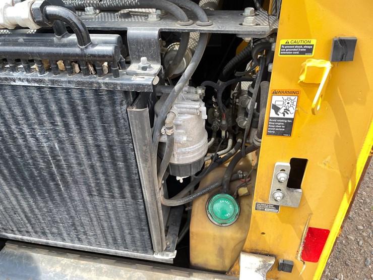 #1087-•-john-deere-319gr-skid-steer-image-10
