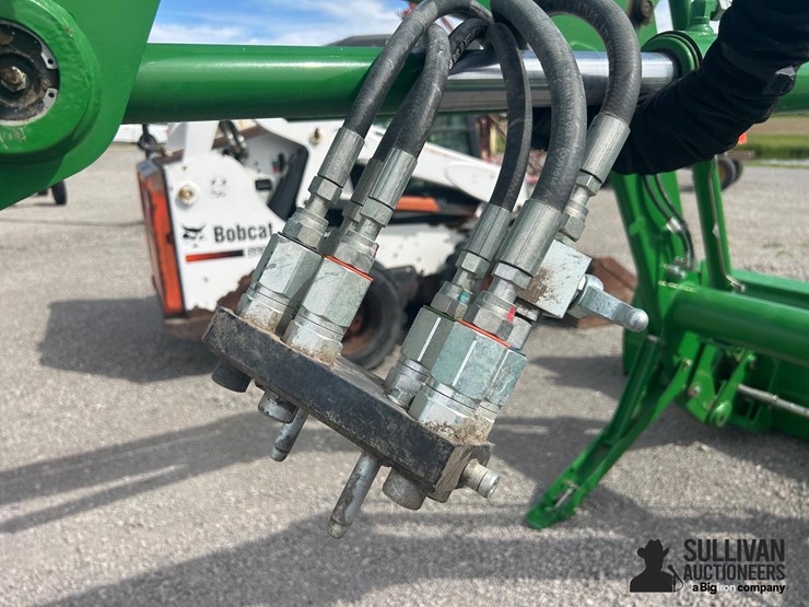 2017-john-deere-h-image-10