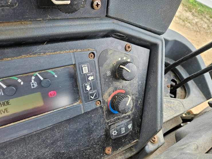 deere-310sj-image-44